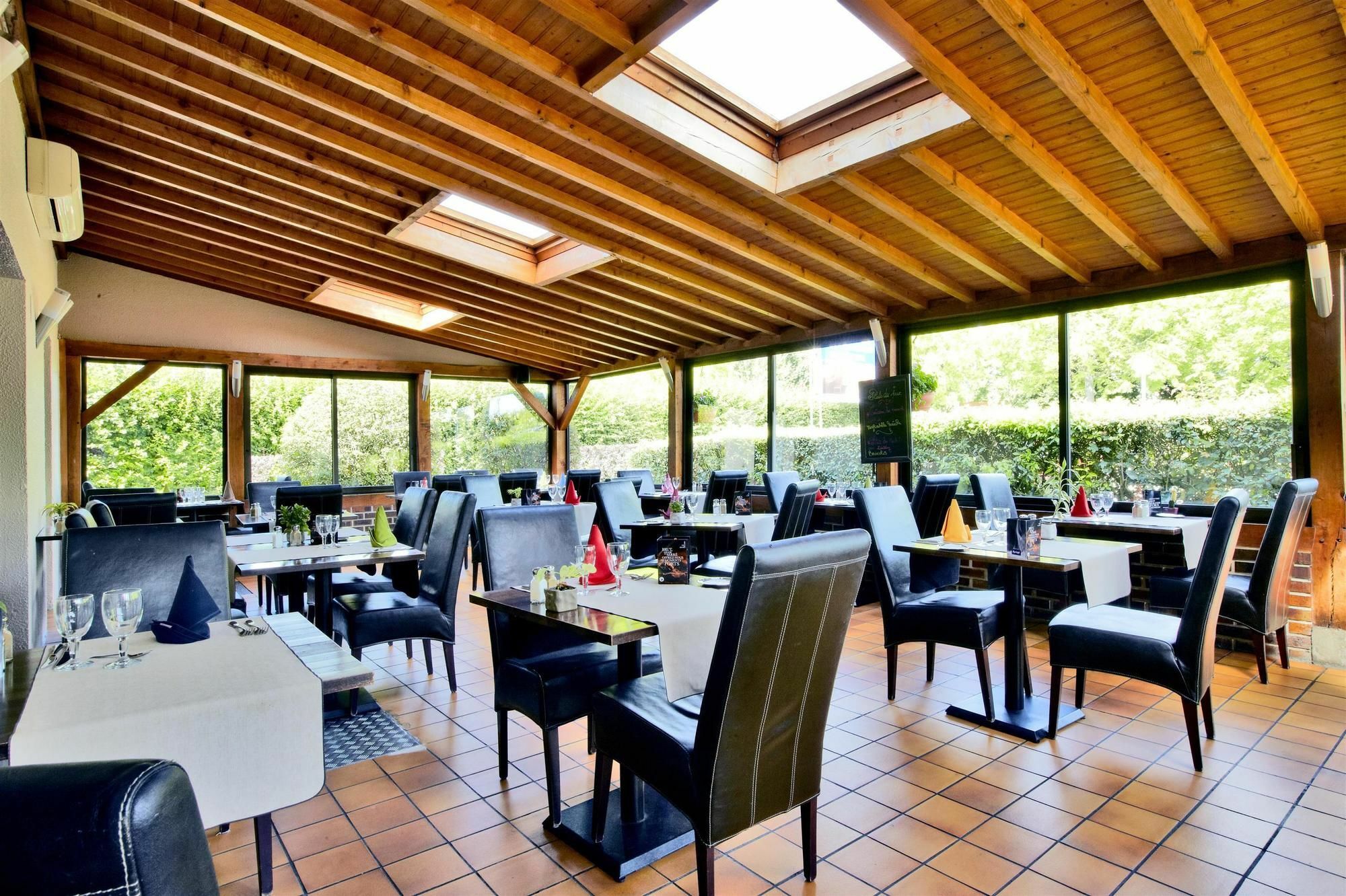 Comfort Hotel Évreux Exterior foto
